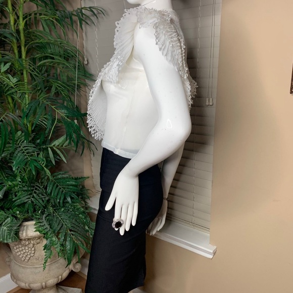 Spanish White Puff Top Size Medium - Picture 8 of 11